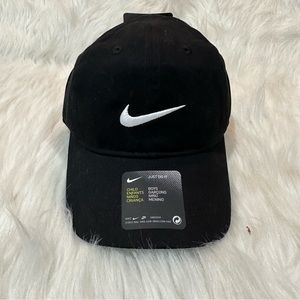 Boy’s Black Nike Hat